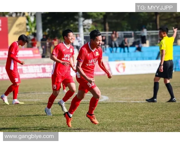 赛后分析：深圳足球队与武汉足球队在比赛中的战术意识与表现对比